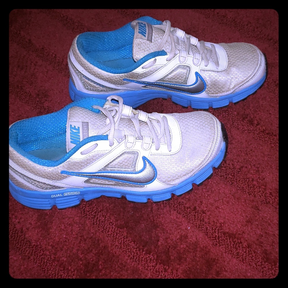 Nike Dual Fusion ST Women’s Running Shoe